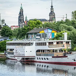 ** Botel Schiffsherberge Poeppelmann Germany