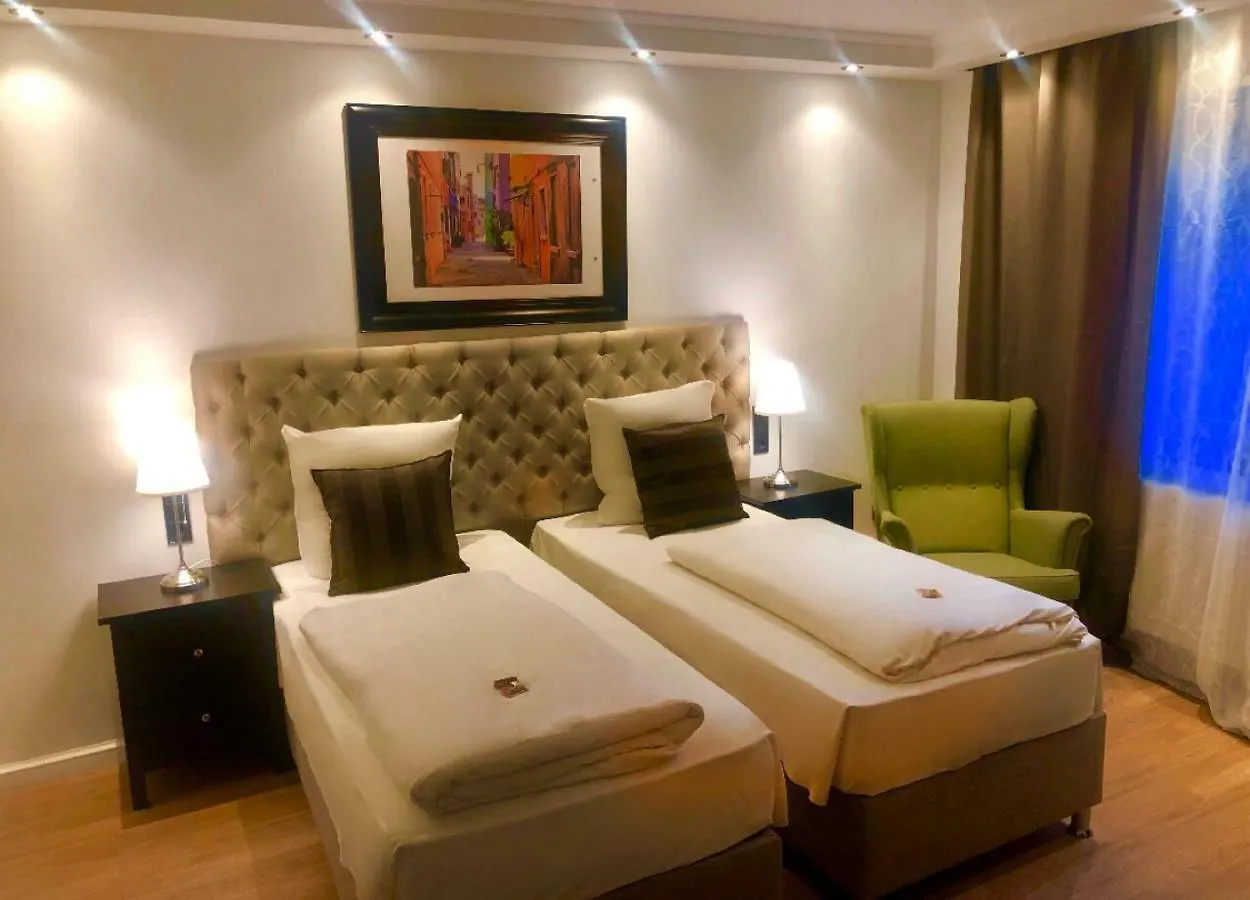 ***  Hotel Ramor Garni Duisburg Almanya